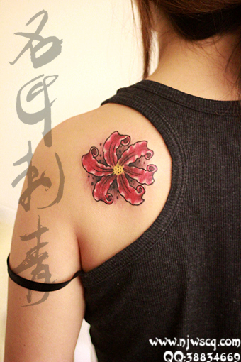 MM肩胛彼岸花纹身，原创纹身作品